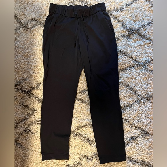 Lululemon On The Fly 7/8 Pant in Black size 4 - Picture 4 of 8